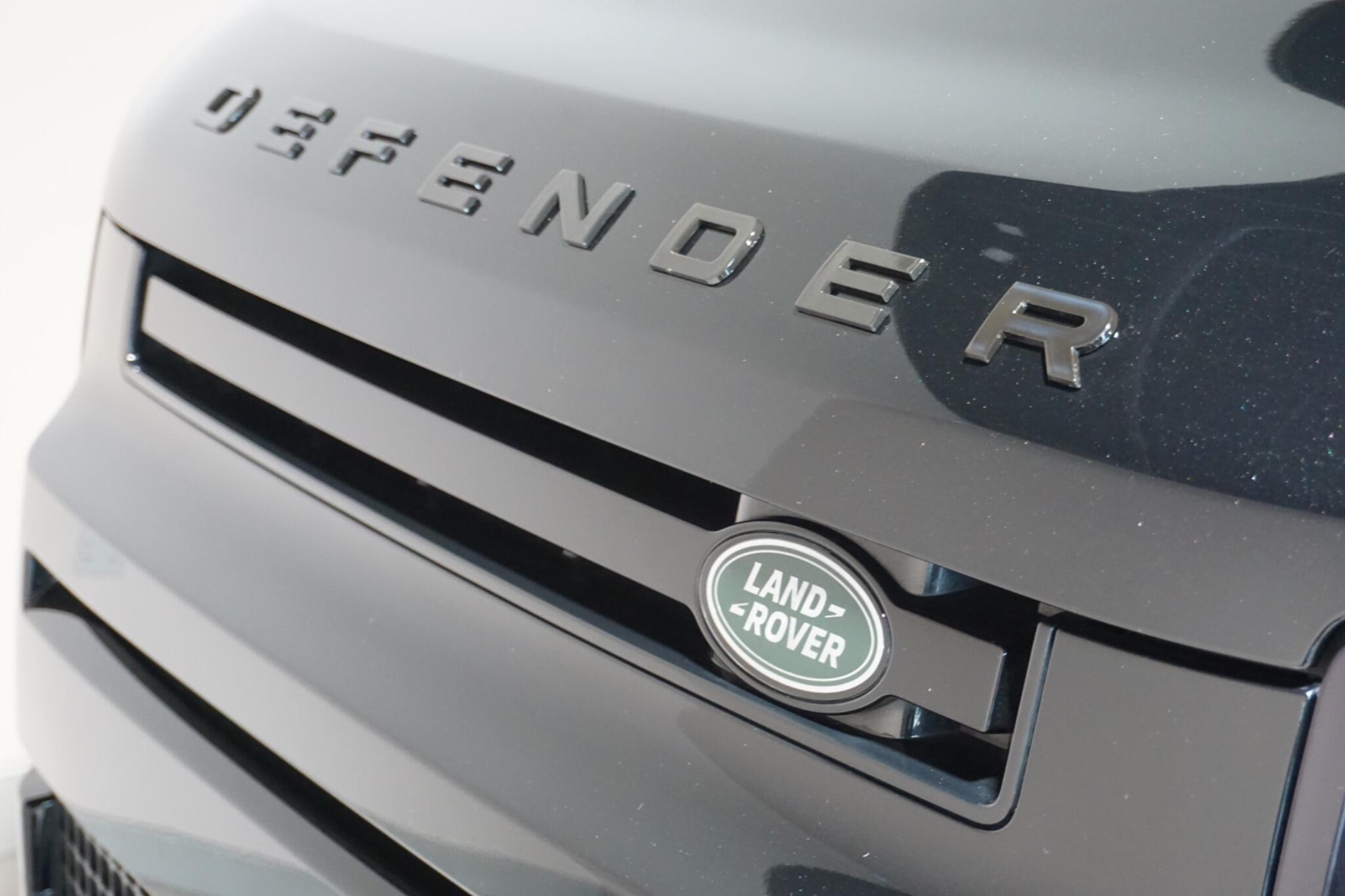 Land Rover Defender 110 3.0 D300 MHEV X-Dynamic HSE Hard Top SUV 5dr Diesel Auto 4WD MWB Euro 6 (s/s) (300 ps)